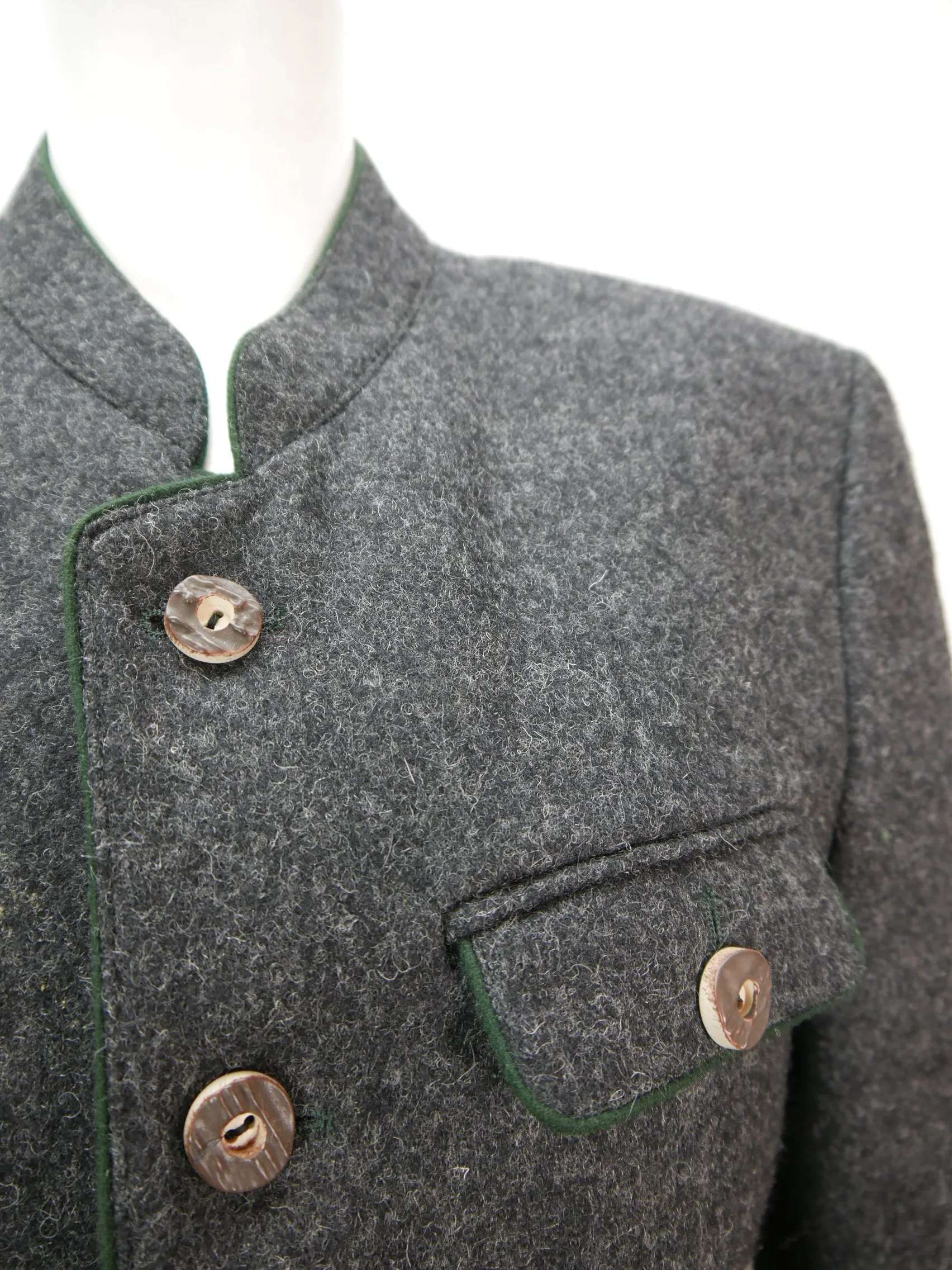 Fesch neuwertig grauer Janker mit Falte fabelhafte Trachtenjacke Jacke Gr.46
