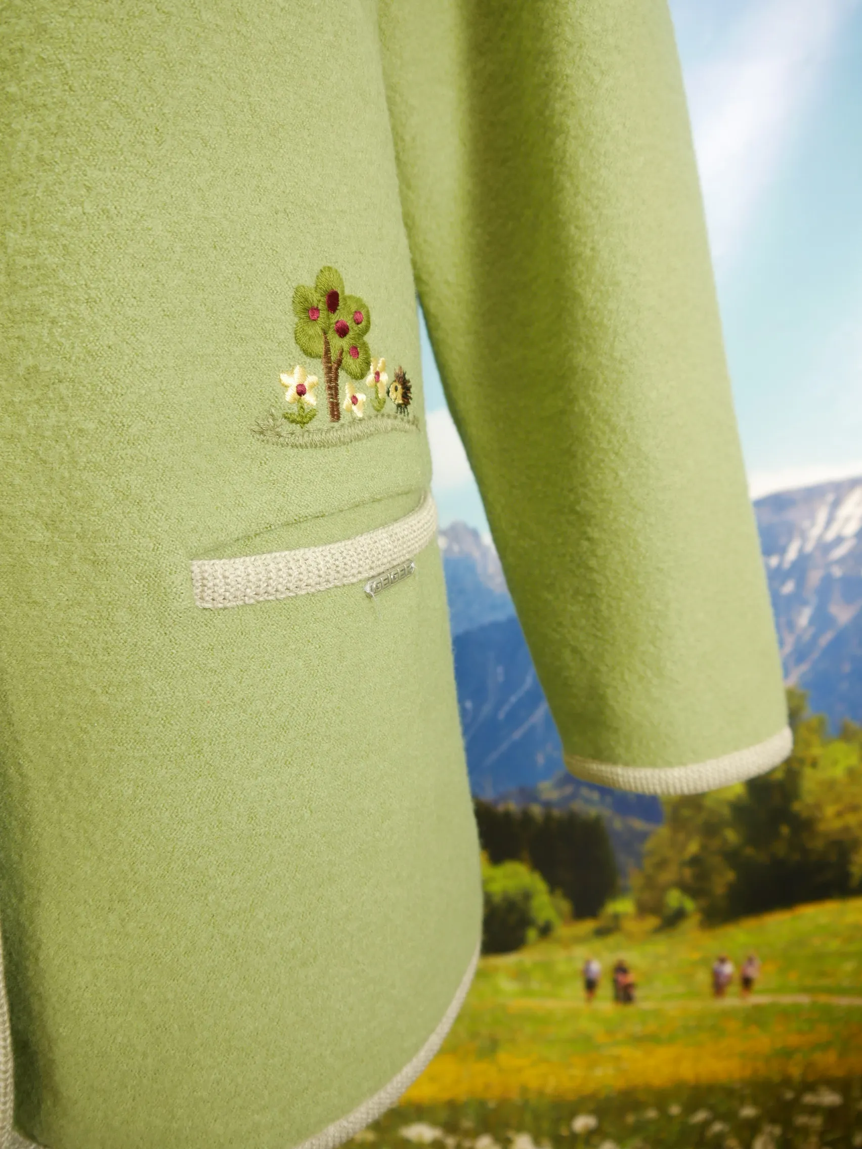 Geiger Austria neuwerig Walker mit Landschaftsmotiv Trachtenjacke Jacke Gr.44