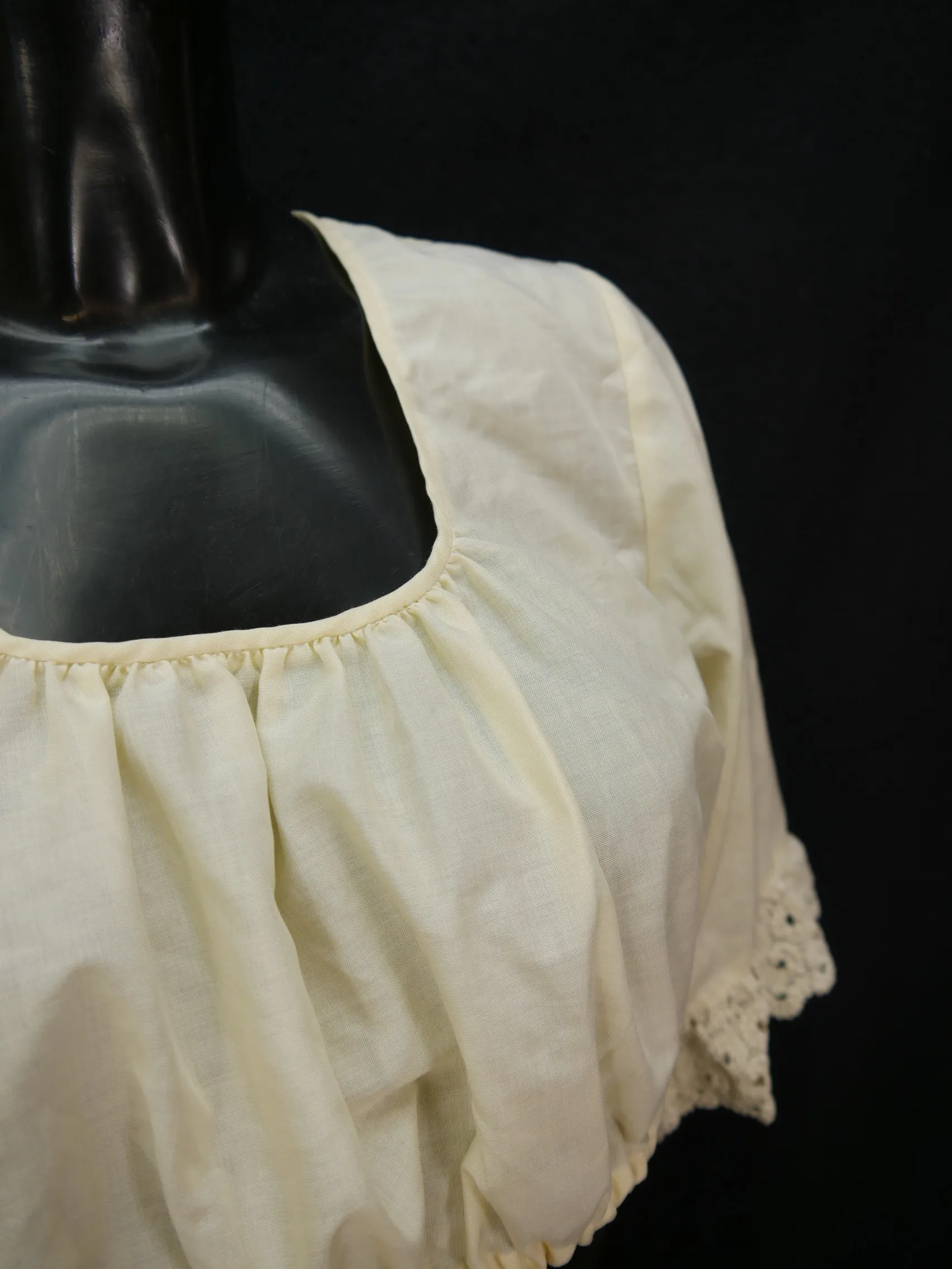Gr.38 Dirndlbluse süße Bluse für Dirndl mit Spitze Trachtenbluse B8733
