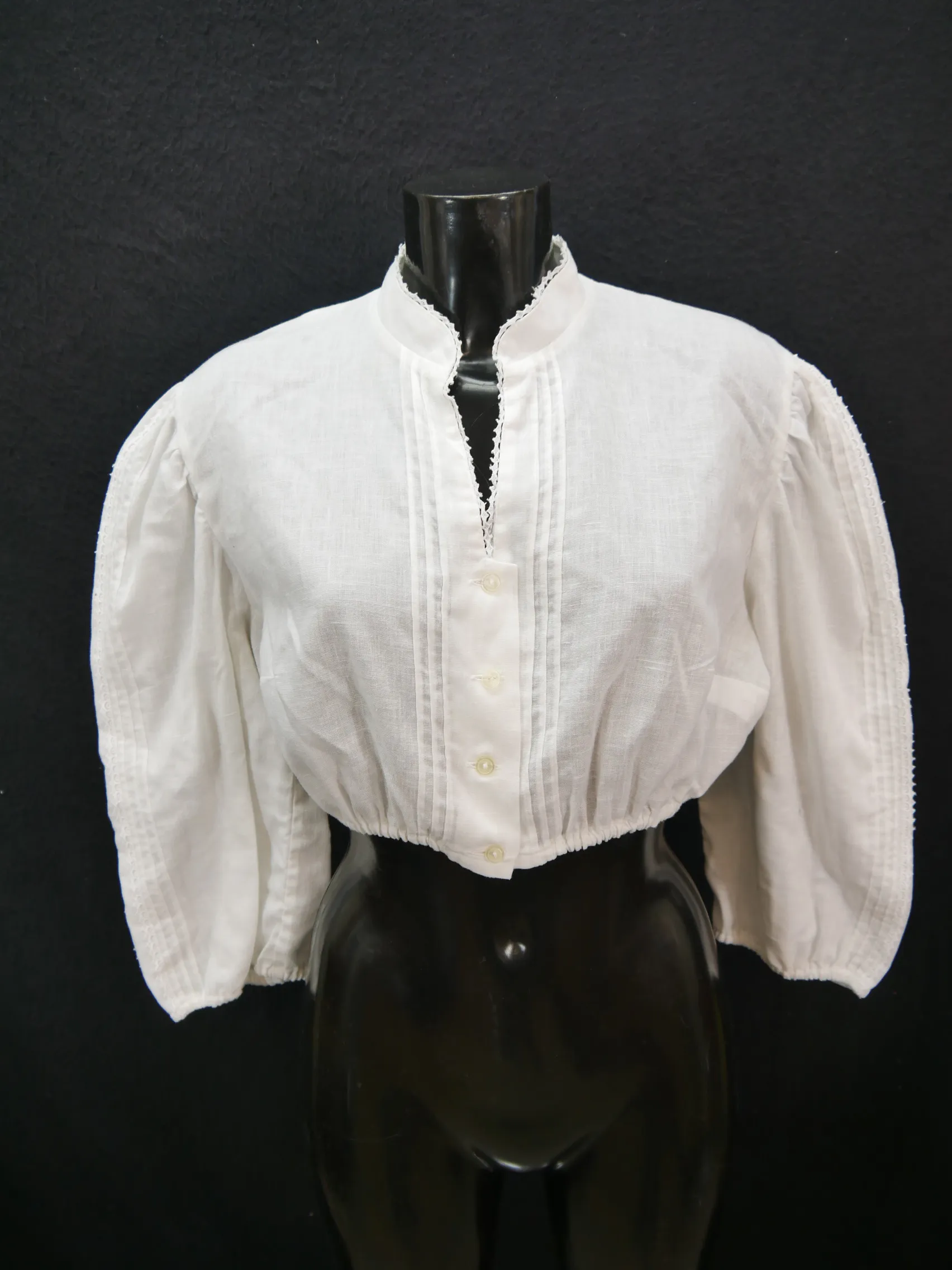 Gr.48 Dirndlbluse süße Bluse für Dirndl Hanne Modell mit Spitze B9102