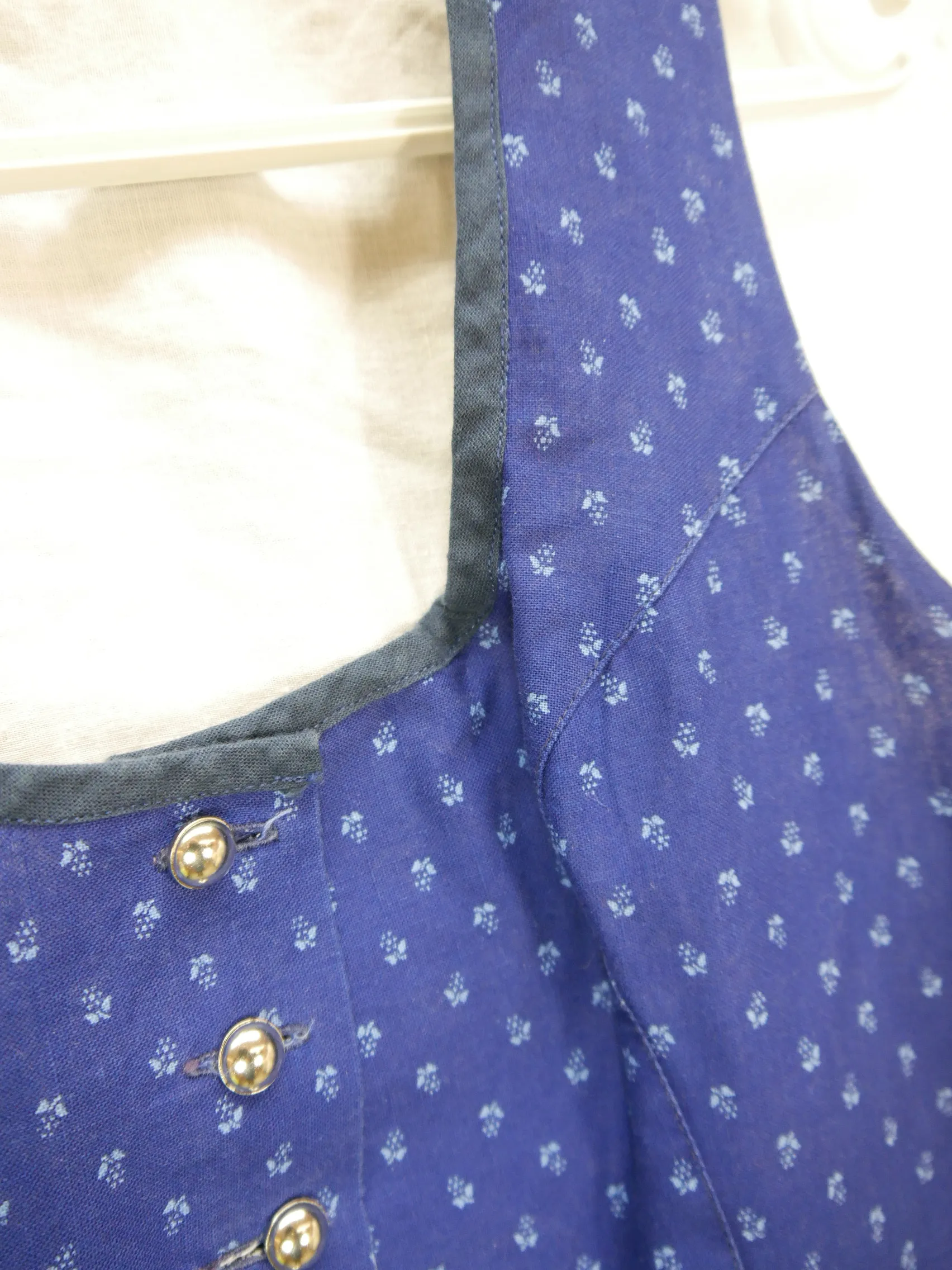 Hammerschmid blau Baumwolle mit Wienernaht fesches Dirndl ohne Schürze Gr.32
