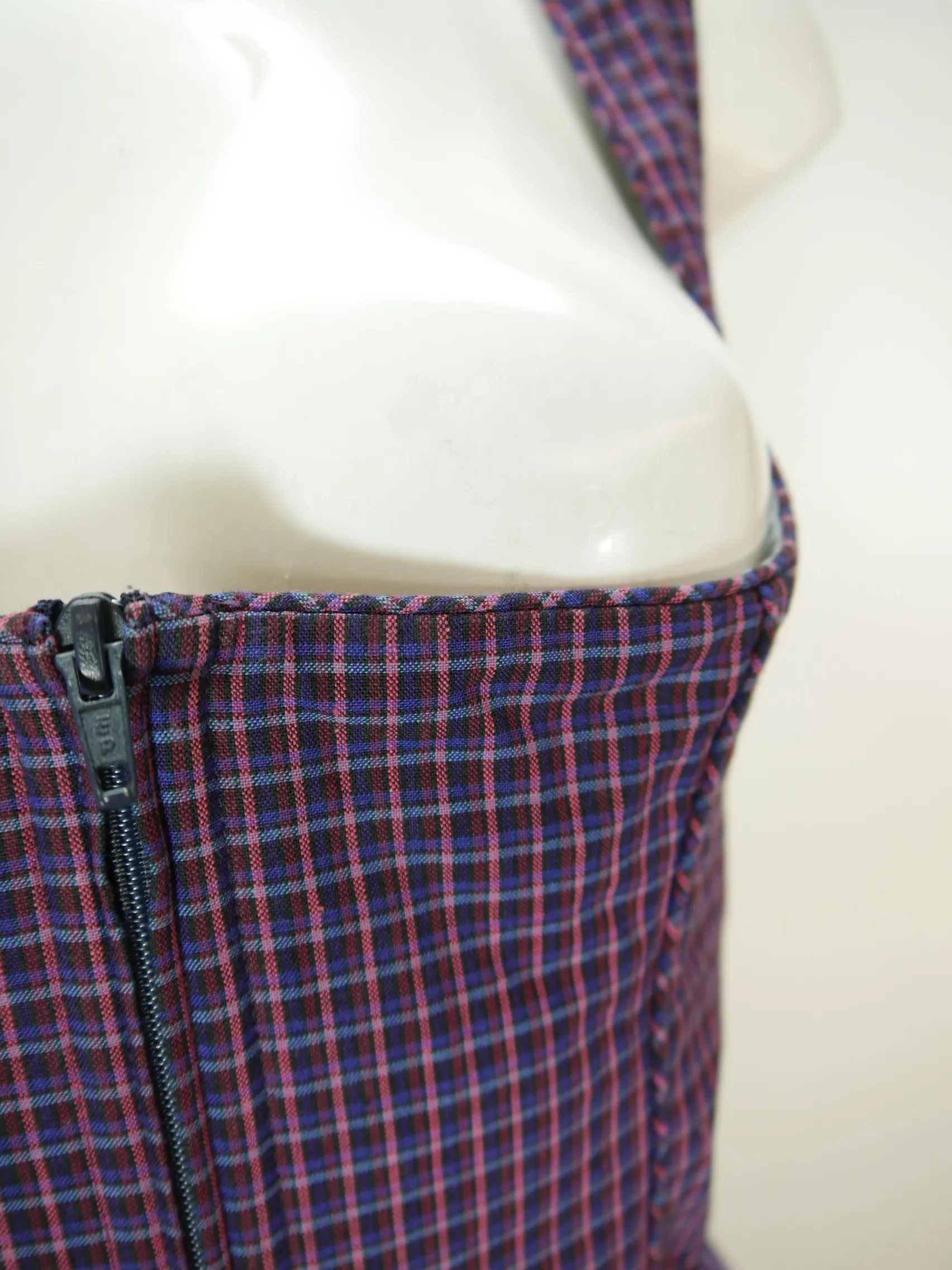 Hanne Modell lila gestreift mit Balkonett fabelhaftes Dirndl mit Schürze Gr.44