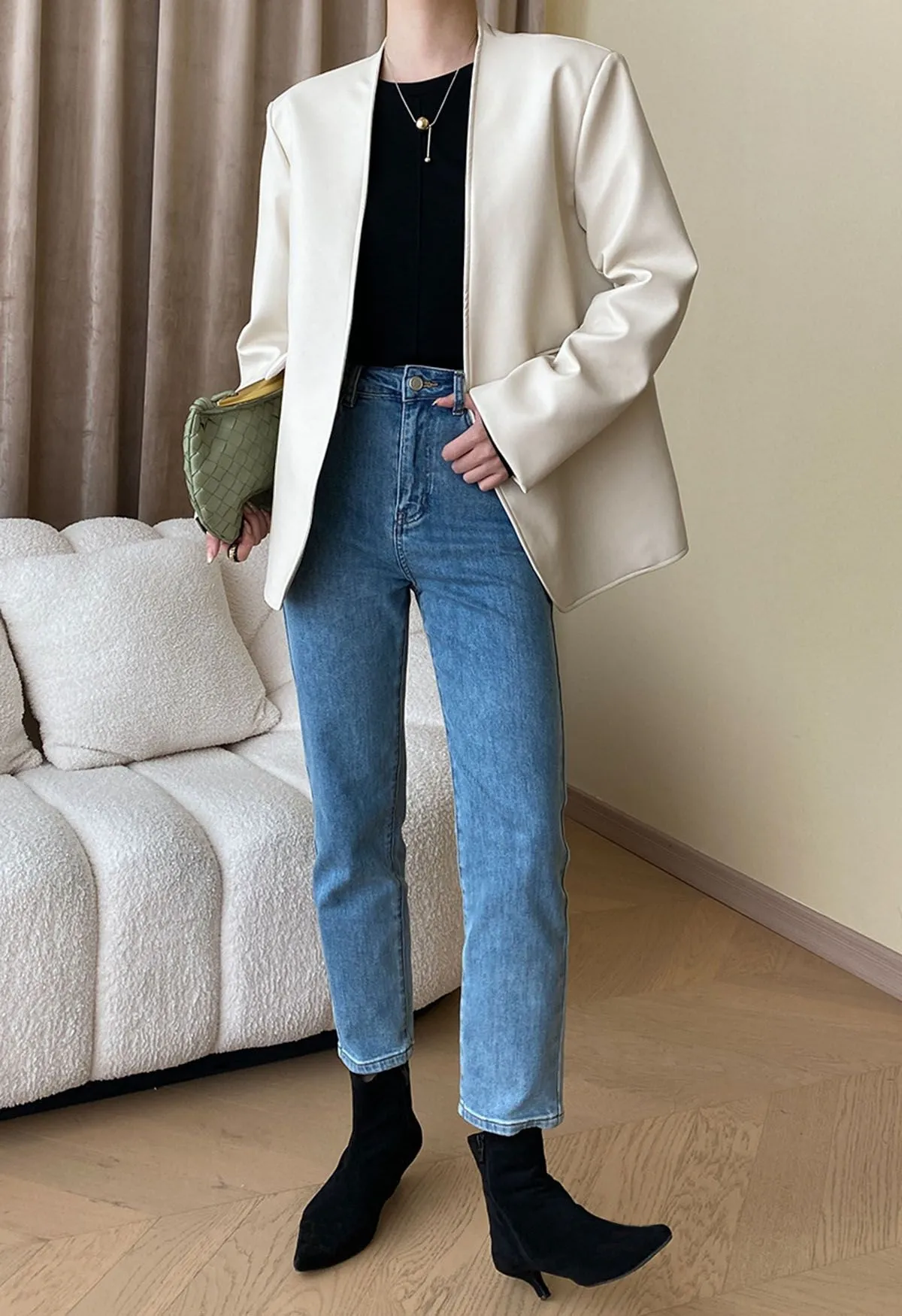 Kragenlose Kunstlederjacke von Simplicity in Elfenbein