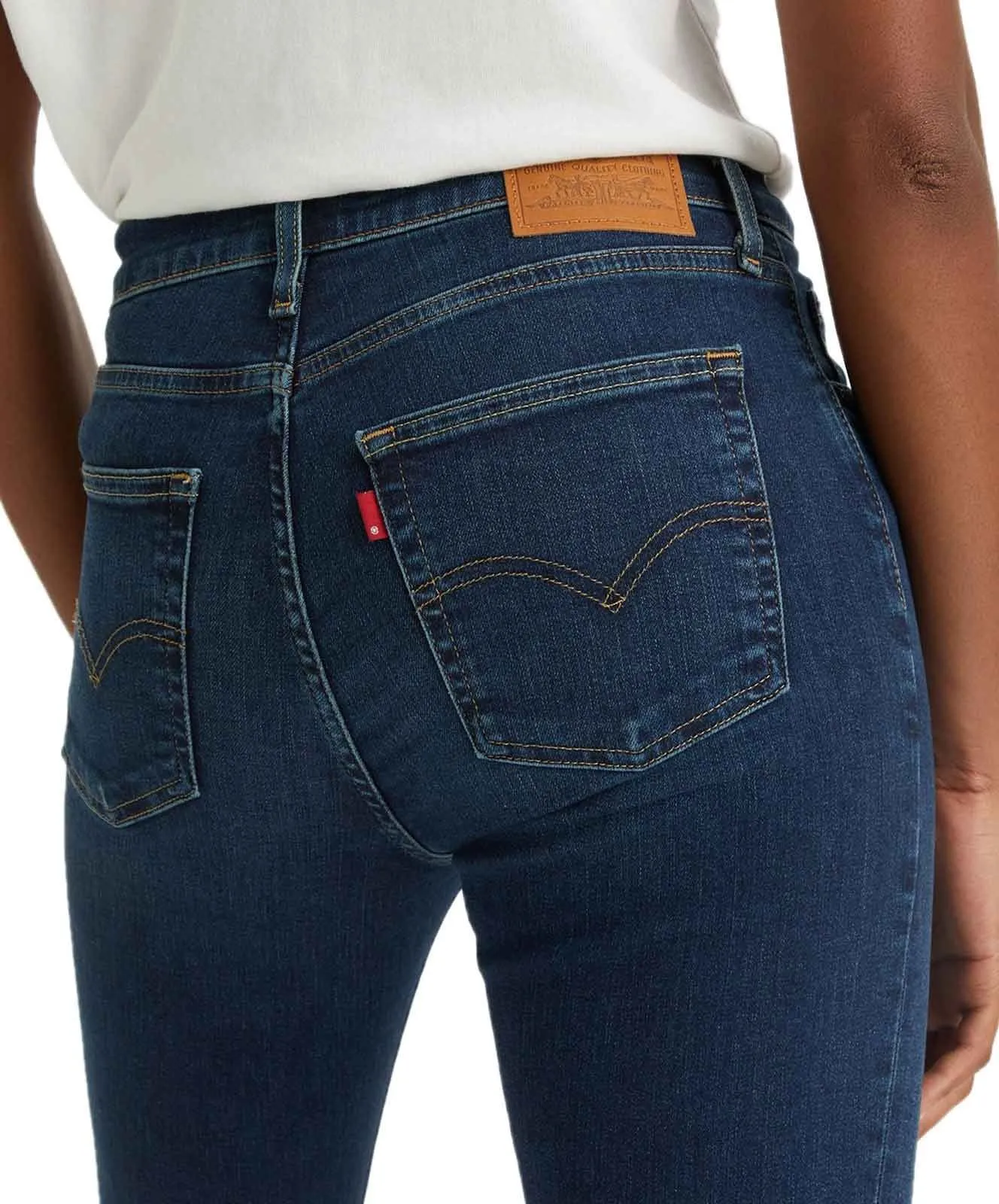Levis 724 Jeans mit hohem Bund in Blue Swell Verwaschung